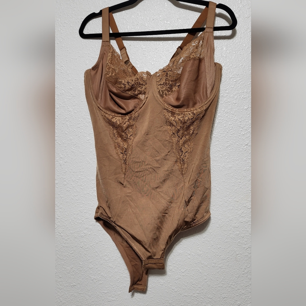 Maidenform Lace Detail Shapewear - Tan